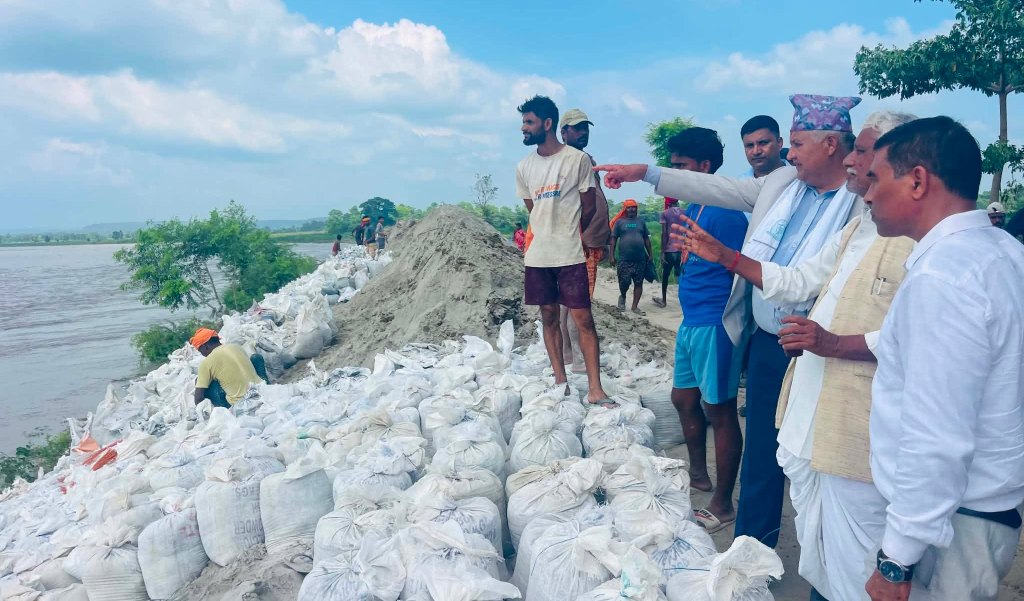 बजेट अभावले सुस्तामा नदी कटान नियन्त्रणको काम रोकिँदैनः मुख्यमन्त्री आचार्य