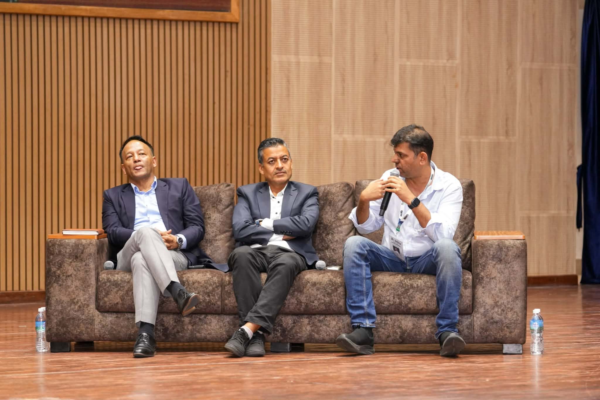 ब्याट्री रिसाइक्लिङ आयातकर्ताले मात्रै गर्न सक्दैनन्, छुट्टै कम्पनीमार्फत गर्नुपर्छ : आकाश गोल्छा