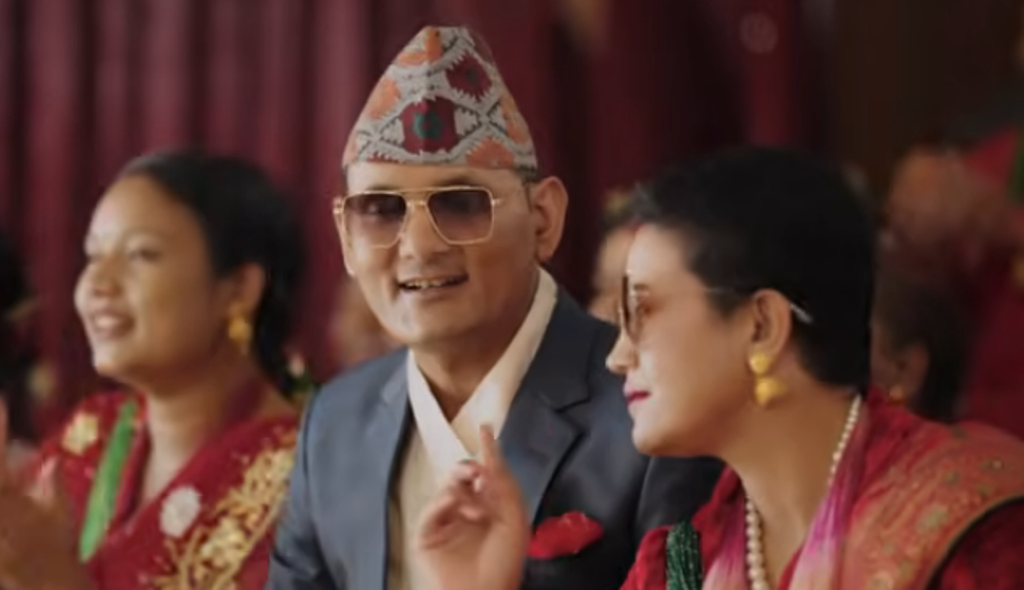 ‘चल गोबिन्दे’ गीतले हिट बनेका सुरेशले ल्याए तीज गीत : ‘मर्द रोको भित्रभित्र कसले बुझ्ने हो’