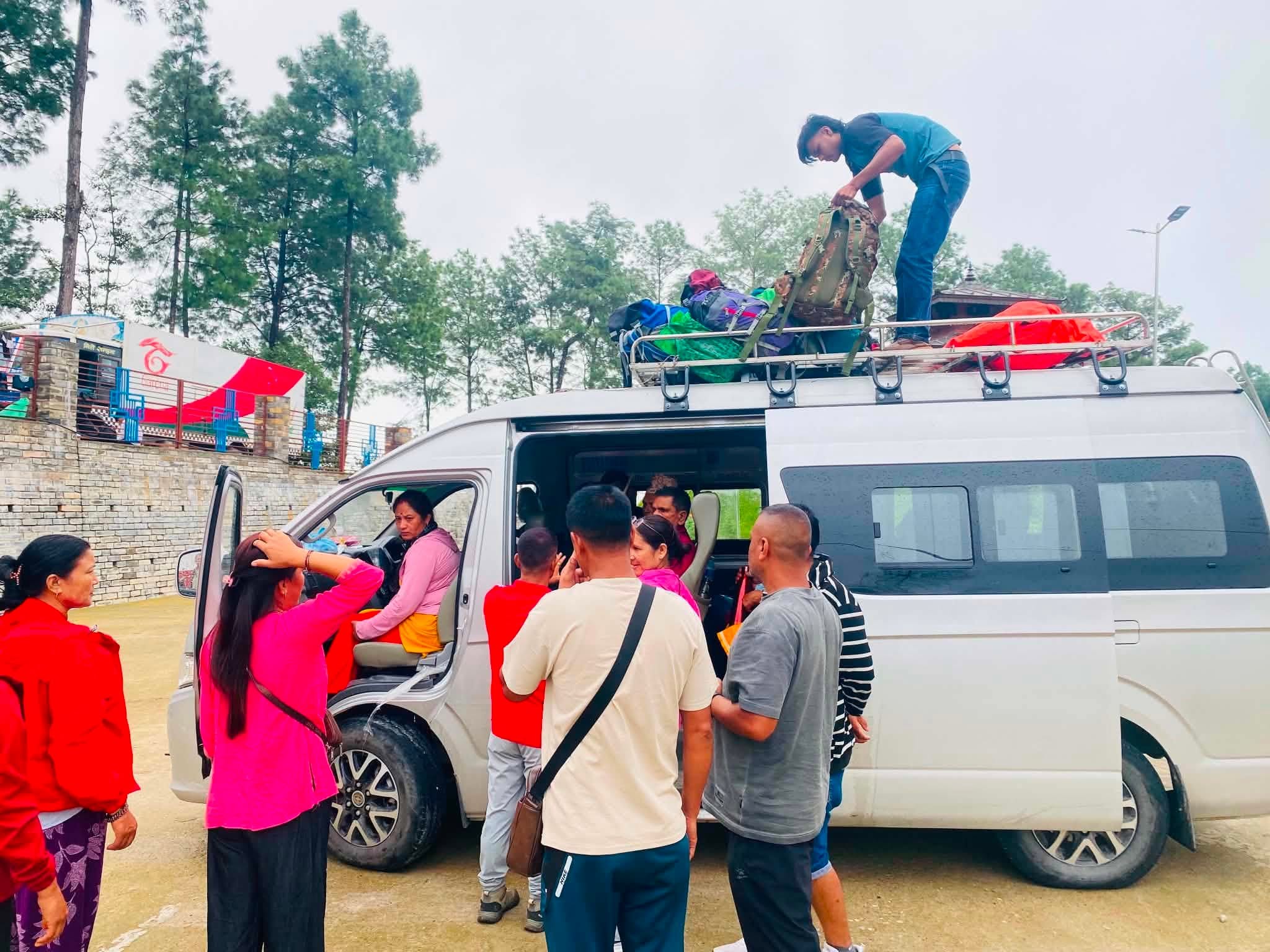 रसुवा बाढीबाट बचेकाहरू फर्कंदै छन् काठमाडौं, नुवाकोटको सूर्यगढी पुगे ५ सय जना