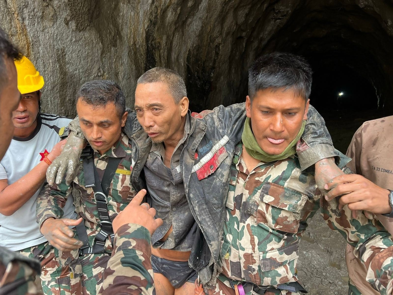 सुरुङबाट उद्धार गरिएको चिनियाँ नागरिकलाई काठमाडौं ल्याइयो