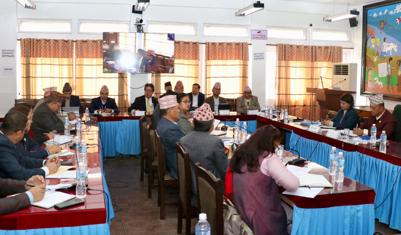 अर्थविद्हरू भन्छन्– सरकारले आर्थिक अवस्थाको सही विश्लेषण गरेन, उत्पादनशील क्षेत्रमा खर्च बढाउनुपर्छ