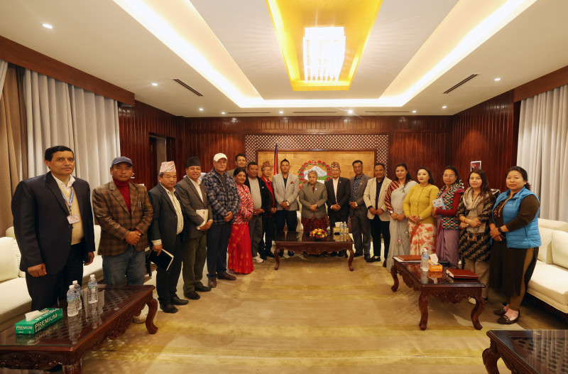 प्रधानमन्त्रीसँग काठमाडाैं उपत्यकाका मेयरहरूको छलफल, बालेन गएनन्