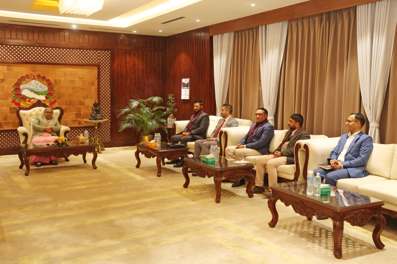 प्रधानमन्त्री भेट्न पुगे रवि लामिछाने
