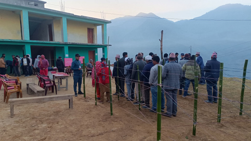 दोलखामा लफडापछि पुनः मतदान सुरू