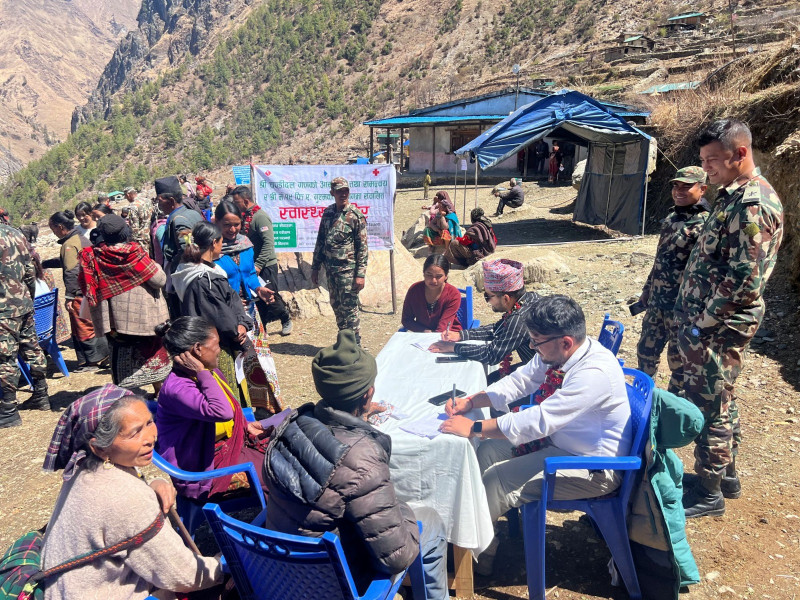 रुकुम-पूर्वको दुर्गम बस्तीमा नेपाली सेनाको नि:शुल्क स्वास्थ्य शिविर