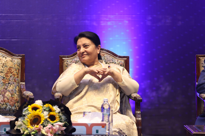 ओलीले सम्बोधन गरिरहँदा विद्या भण्डारीको भावभंगी (नाै तस्वीरहरू)