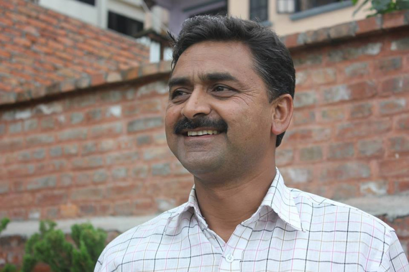 पार्टीको नेतृत्व छोड्न ओलीलाई ठाकुर गैरेको आग्रह