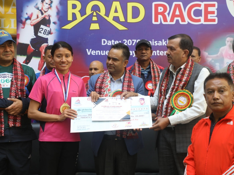 ५ किलाेमिटर राेड रेसमा मुकेश र सन्तोषी पहिलो