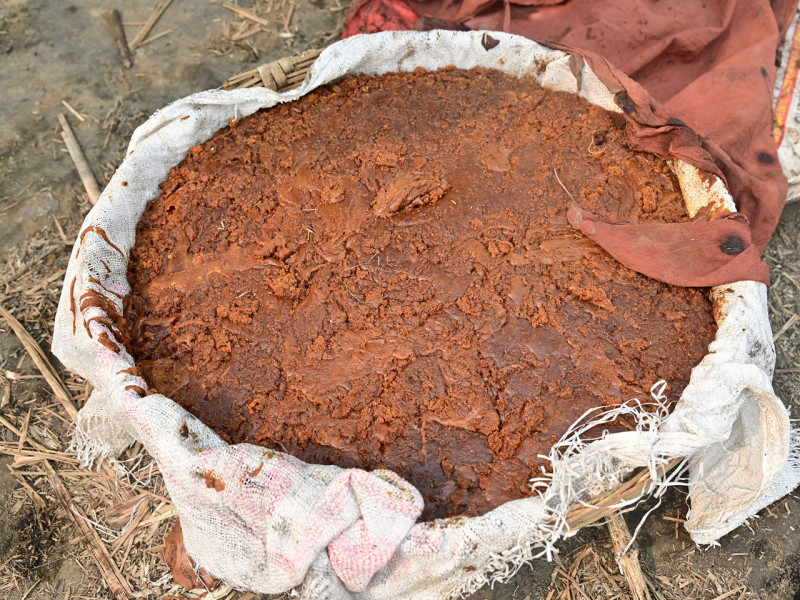यसरी बनाइन्छ सखर (फोटोफिचर)