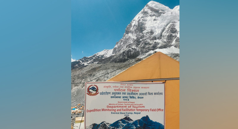 खुम्बु आइसफलकाे चुनाैती हटाई सुरक्षित मार्ग पहिचान