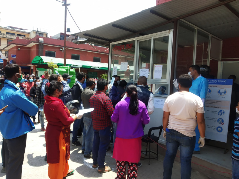 धेरै कोरोना संक्रमित युवा र बालबालिका, स्वास्थ्य मन्त्रालयका प्रवक्ता भन्छन्- युवा बेपर्वाह हिँडे  