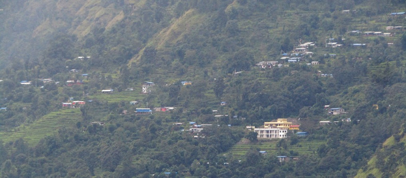 उपचारका लागि  धामीझाँक्रीका घर पुगेकी थिइन् कोरोनाबाट ज्यान गुमाएकी महिला