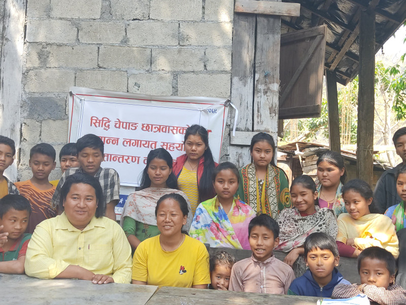 घाटाको काम भन्दै परिवारजनले छोडे तर उनीहरूले चेपाङ बालबालिकाका लागि खोलेको छात्रवास छाेडेनन्