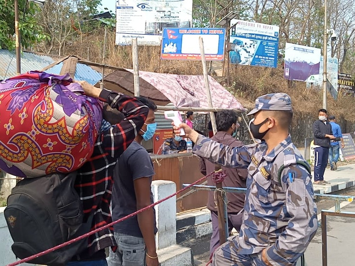 भारतमा कोरोनाको दोस्रो लहर देखिएपछि झापाका नाकामा कडाइ 