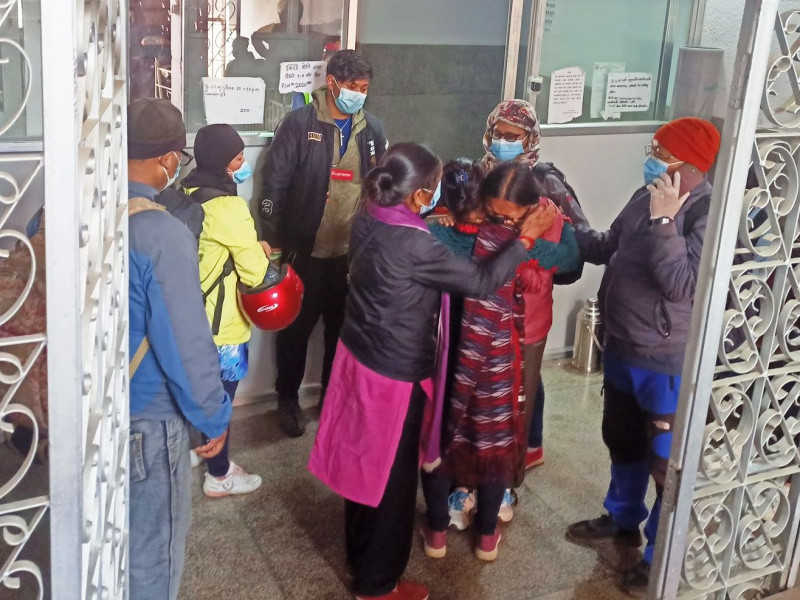 जब बाउ–छोराले नै कोरोनाका कारण ज्यान गुमाए