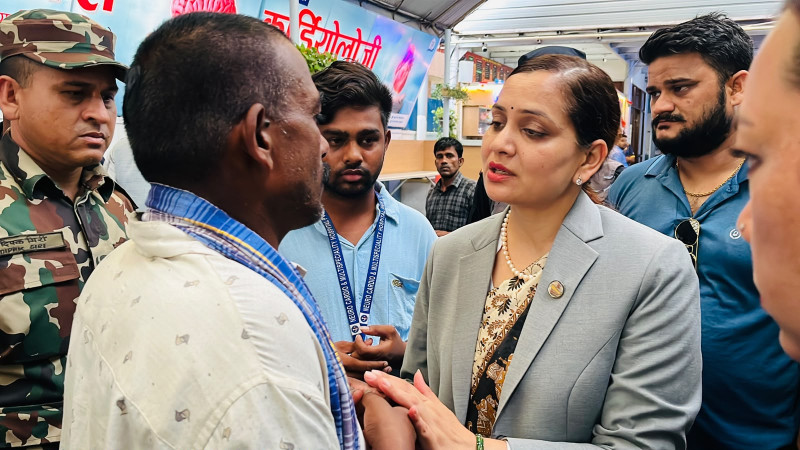 सुनसरी घटनाका घाइते भेट्न पुगिन् स्वास्थ्यमन्त्री मेहता