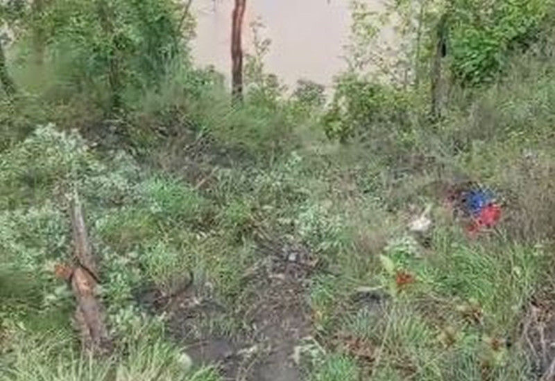 दैलेखमा फोर्स गाडी दुर्घटना,  भिरमा अड्किएका पुरुषको शव निकालियो
