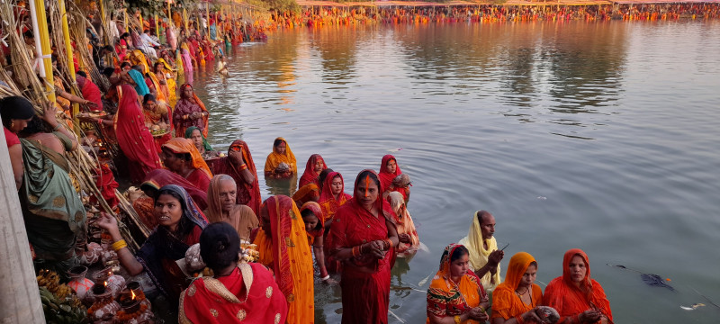 तराई मधेशका जिल्लाहरूमा छठको रौनक  