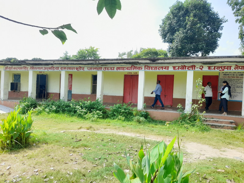 धनुषाको एसएनआर माविमा व्यापक आर्थिक अनियमितता, स्कुलकाे आम्दानीमा रजाइँ गरेका प्रधानाध्यापक फरार