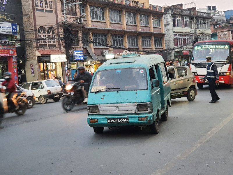 कसरी हटाउने सार्वजनिक सवारीको बेथिति ?