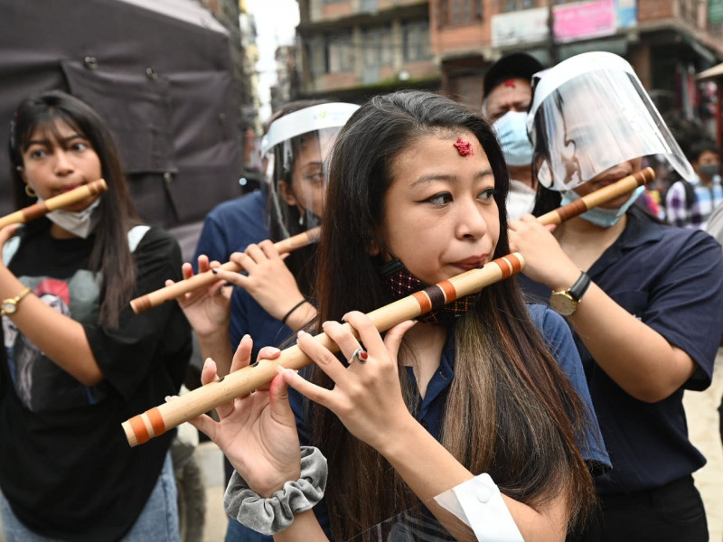 हुनुमानढोकामा इन्द्रध्वजकाे प्रवेश (तस्वीरहरू)