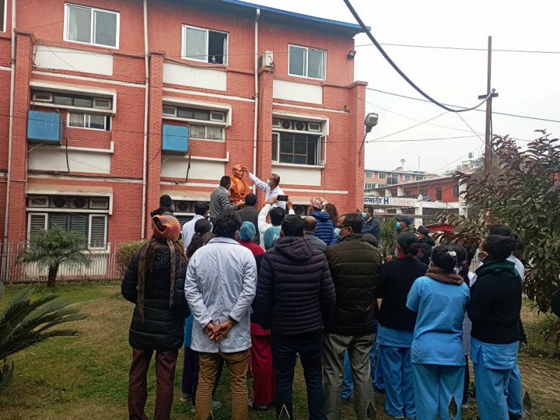 टेकु अस्पतालको प्राङ्गणमा शहीद शुक्रराजको सम्झना