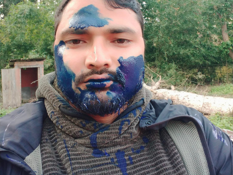 मोसो पाेतिएकाे आफ्नै तस्वीर शेयर गर्दै सहायक वन अधिकृतले लेखे- औकात छ भने खुला बहस गरौँ