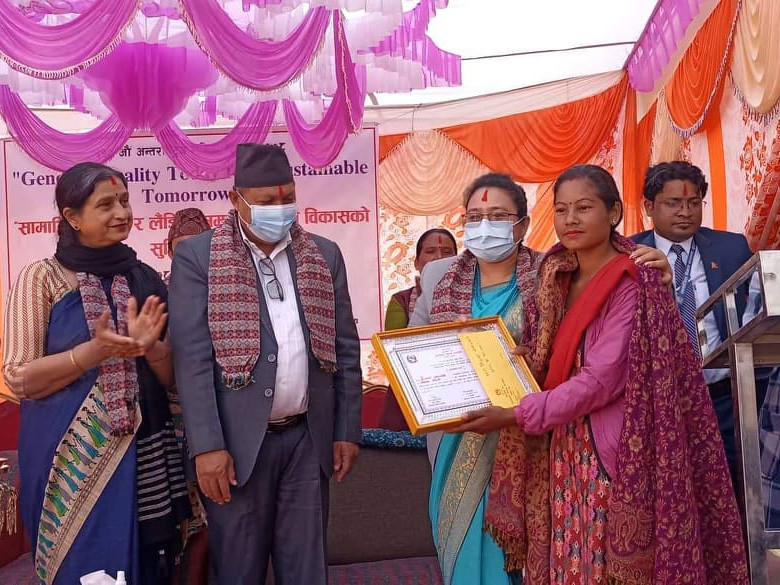 अटो चालक सोनम यसअघि कहीँकतै सम्मानित भइनन्