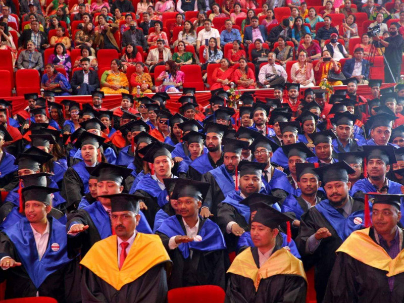 लिंकन युनिभर्सिटीका ११ कलेजबाट २५ सय विद्यार्थी दीक्षित  