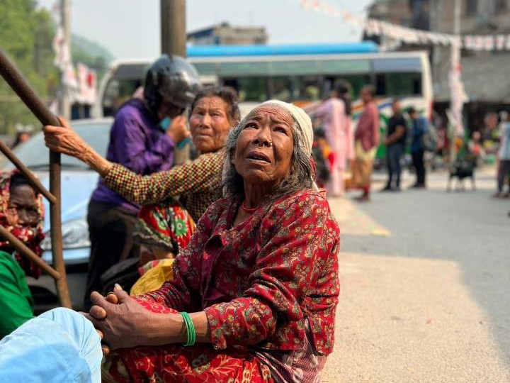 'पहिला खानेपानी देऊ अनि हामी भोट दिऊँला' (भिडियाेसहित)