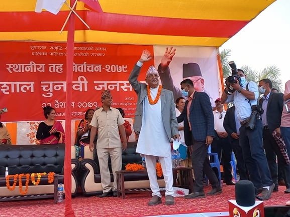 धनगढी पुगेर ओलीले भने– चुनावपछि सत्ता गठबन्धन टुट्छ 