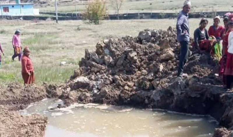 बझाङमा घर बनाउन खनिएको खाल्डोमा डुबेर दुई बालबालिकाको मृत्यु