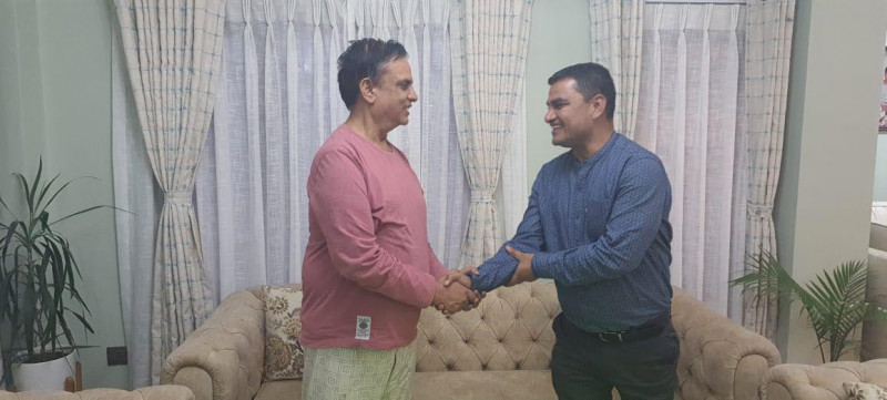भोट माग्दै प्रदीप पौडेल जब हरिवंशको घरमा पुगे
