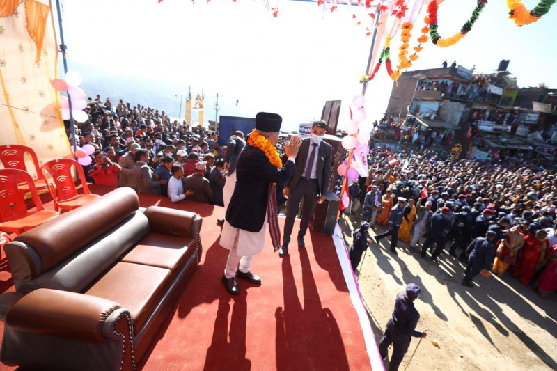 डडेल्धुरामा प्रधानमन्त्री देउवाको चुनावीसभा (फोटो फिचर) 