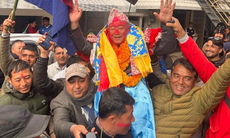 इलाम–१ बाट  पूर्वप्रधानमन्त्री खनाललाई हराउने महेश बस्नेत को हुन् ?