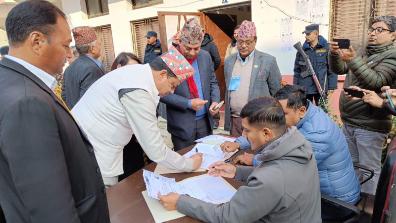 ईन्द्रबहादुर बानियाँले दर्ता गरे उम्मेदवारी 
