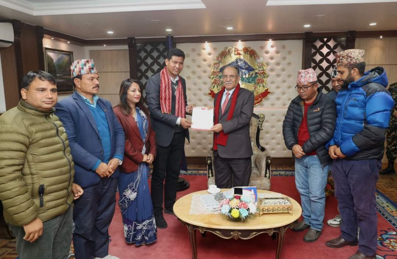 प्रेमप्रसादको आत्मदहबारे छानबिन गर्न माग गर्दै प्रधानमन्त्रीलाई युवा संघको २९ बुँदे ज्ञापनपत्र