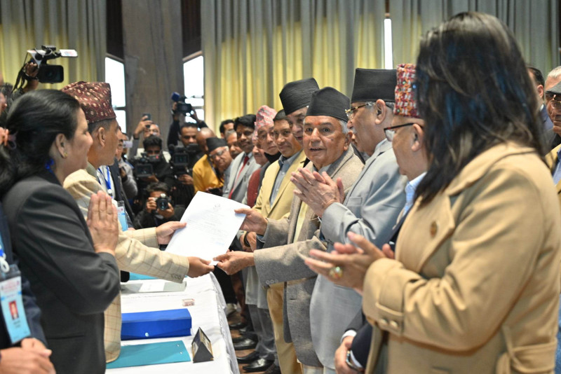 आठ दलको समर्थनमा रामचन्द्र पौडेलले दर्ता  गराए राष्ट्रपतिमा उम्मेदवारी 