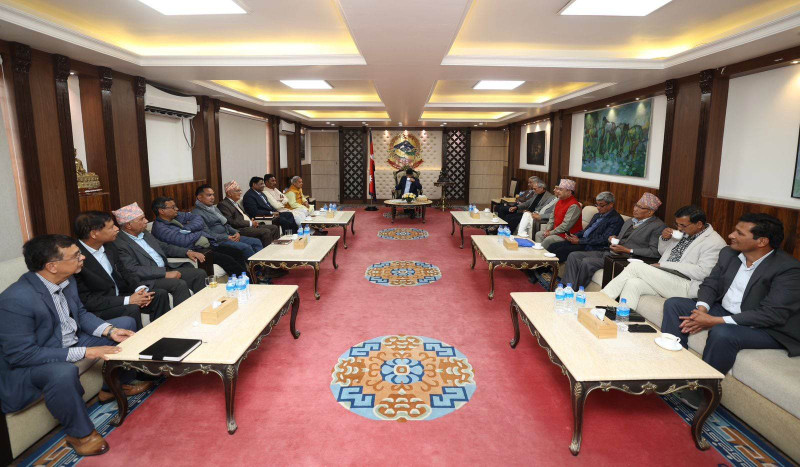 राष्ट्रपतिमा बनेको गठबन्धन उपराष्ट्रपतिमा भत्कियो, तीन दलले बनाए उपगठबन्धन