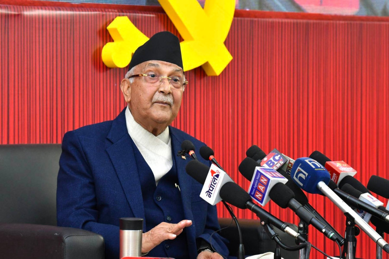 ओलीको टिप्पणी– एकपटक प्रचण्डजीको पनि लहर आएको थियो, अस्ति कतै नयाँ लहर आयो, एकछिन स्यार्र परेको पानी खेत भिज्दैन