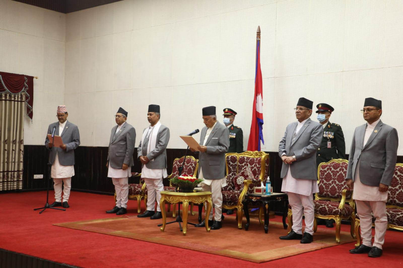 परराष्ट्रमन्त्री एनपी साउद र राज्यमन्त्री चपाईले लिए शपथ 