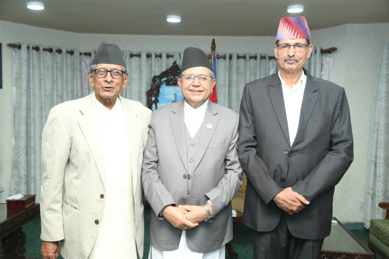 नागरिकता विधेयक प्रमाणीकरणबारे सभामुख घिमिरेले गरे पूर्वसभामुखहरूसँग छलफल