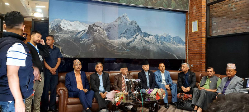 कम्बोडिया भ्रमणबाट ओली स्वदेश फिर्ता 