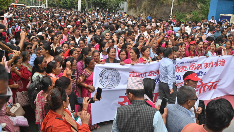 राहत शिक्षकको प्रदर्शन  (फोटो फिचर) 