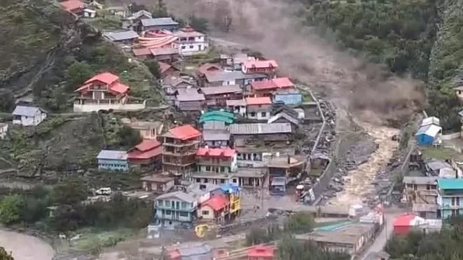 भारतको उत्तरकाशीमा बाढीको वितण्डा, प्रत्यक्षदर्शी भन्छन्– बस्ती नै बगिसक्यो
