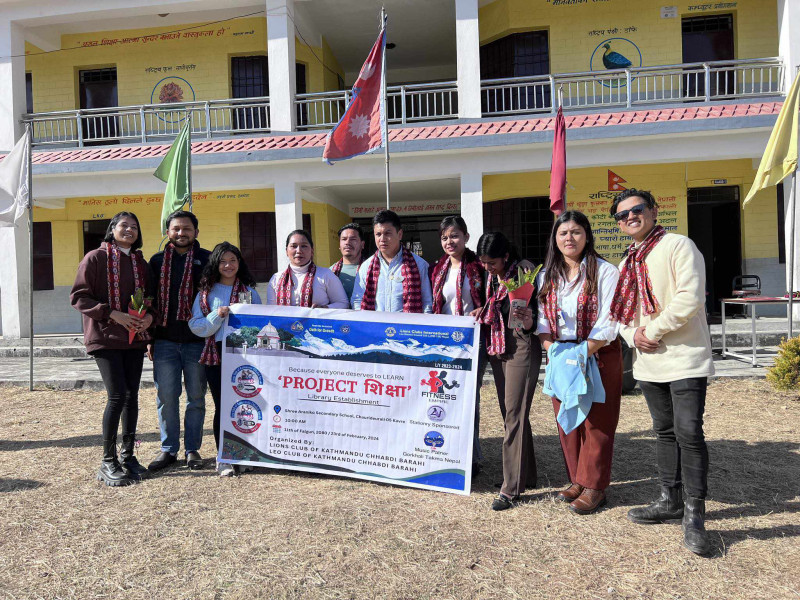 विद्यालयका लागि पुस्तक जुटाउँदै युवाहरू, छाब्दीबाराहीले अरनिको माविलाई दियो तीन सय बढी पुस्तक  