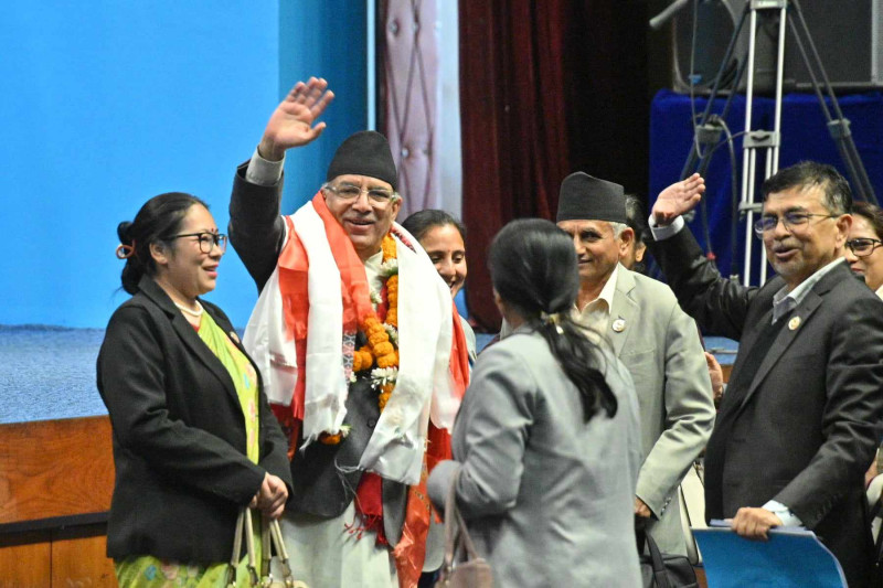 प्रधानमन्त्री प्रचण्डले विश्वासको मत पाएपछि...(तस्वीरहरू)