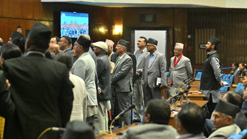 प्रचण्ड र रवि गलाएर एमाले फकाउने कांग्रेसको दाउ सफल हाेला ?