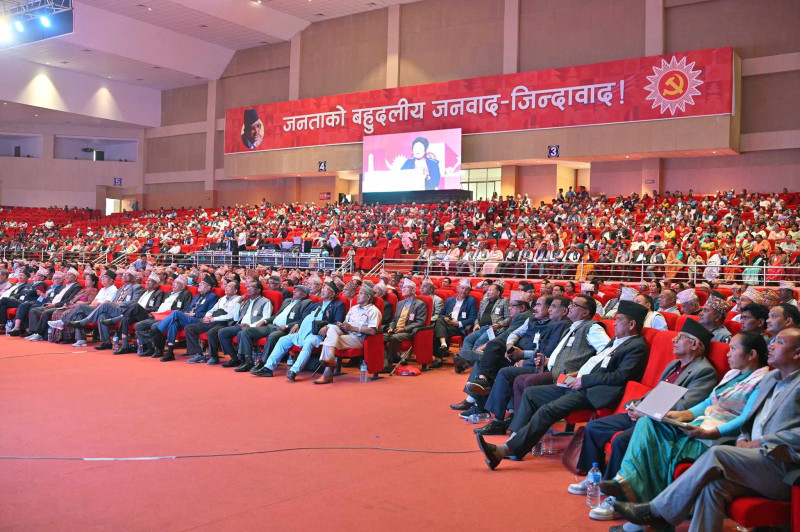 एमाले बैठक : नेताहरूले जाँड खाने र सन्तानको बिहेमा तडकभडक गर्ने काम बन्द गर्न माग